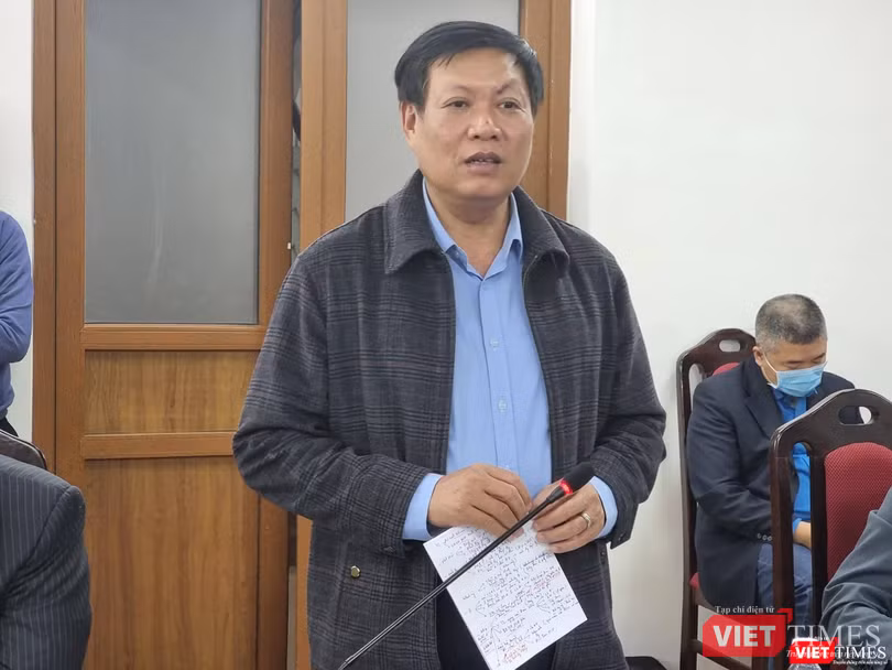 Thứ trưởng Bộ Y tế Đỗ Xuân Tuyên phát biểu tại buổi làm việc với UBND tỉnh Hưng Yên (Ảnh: BYT)