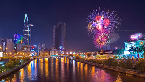 Điểm bắn pháo hoa giao thừa trên cả nước không thể bỏ lỡ