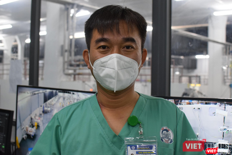 BS CKII Nguyễn Đình Khoa - Phó Giám đốcTrung tâm Hồi sức tích cực người bệnh COVID-19 trực thuộc Bệnh viện Trung ương Huế. Ảnh: Hoà Bình