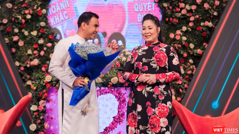 Mới đây, NSND Hồng Vân vừa tuyên bố đóng cửa hai sân khấu vì e sợ đại dịch do virus Corona (Ảnh: PMHH)