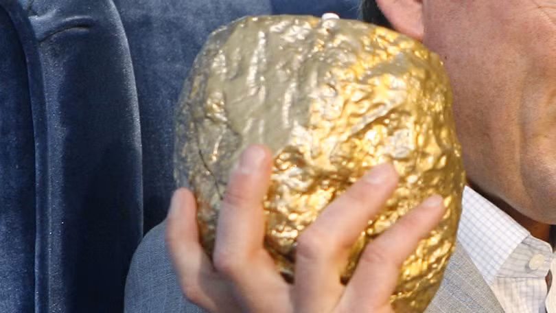 SJC nhẩn nha chốt tuần, “đợi” giá vàng thế giới