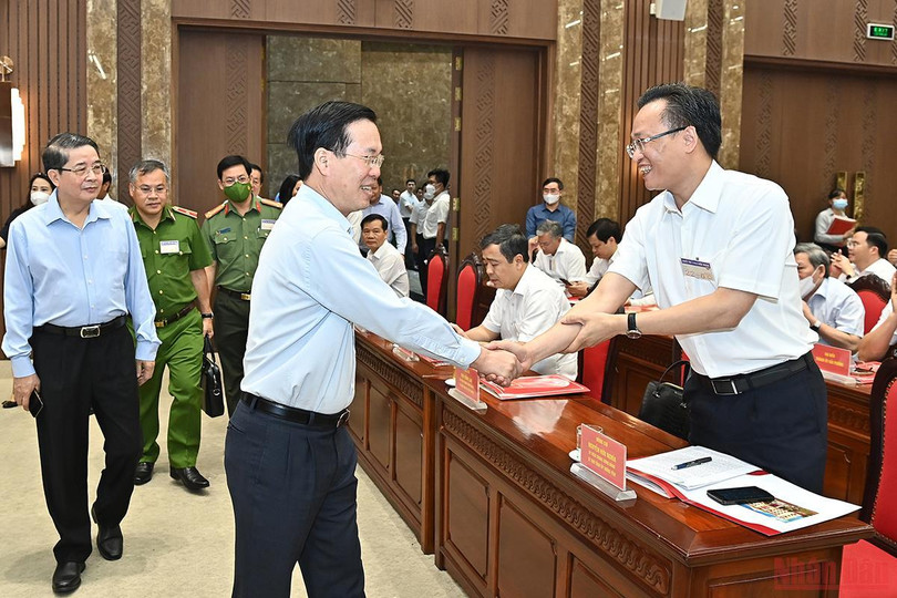 Thường trực Ban Bí thư Võ Văn Thưởng với các đại biểu tham dự Hội nghị