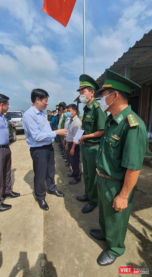 Bộ trưởng Bộ Y tế yêu cầu giám sát chặt các khu vực biên giới, cửa khẩu Bộ trưởng Bộ Y tế yêu cầu giám sát chặt các khu vực biên giới, cửa khẩu