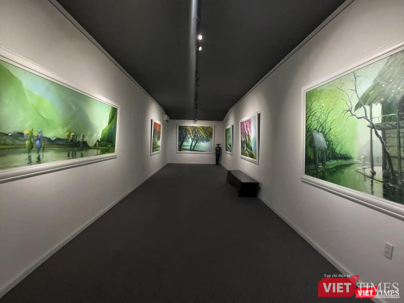 Triển lãm "Miền sương khói" của hoạ sĩ Lê Thanh Sơn trưng bày đến hết ngày 20/1/2021 (Ảnh: Green Gallery) Triển lãm "Miền sương khói" của hoạ sĩ Lê Thanh Sơn trưng bày đến hết ngày 20/1/2021 (Ảnh: Green Gallery)