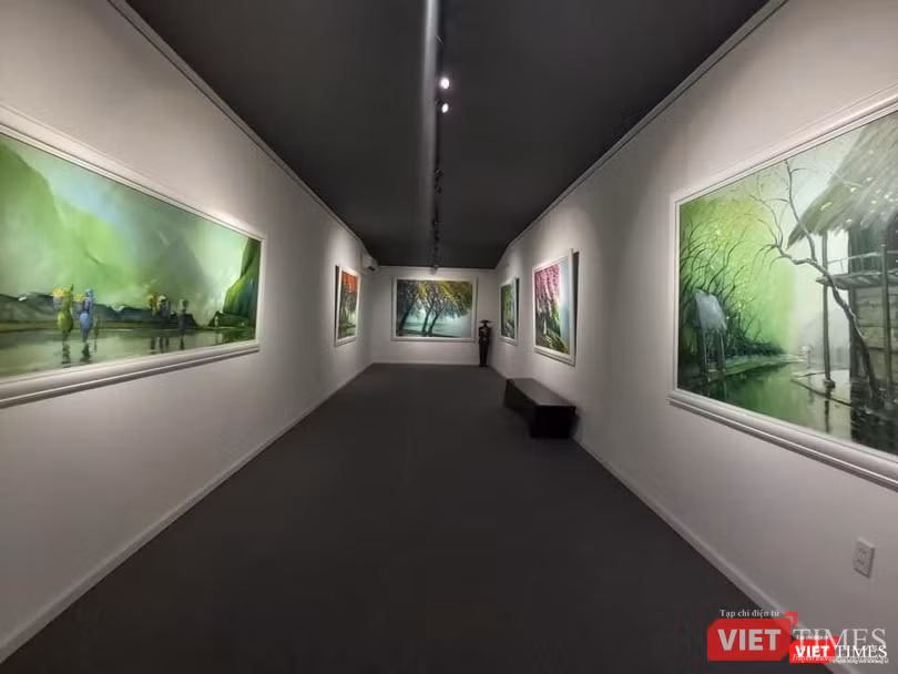 Triển lãm "Miền sương khói" của hoạ sĩ Lê Thanh Sơn trưng bày đến hết ngày 20/1/2021 (Ảnh: Green Gallery)