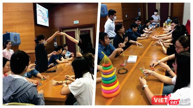 Ths. Lê Thị Hạ Quyên, Phó khoa phục hồi chức năng Bệnh viện Phục Hồi Chức Năng - điều trị bệnh nghề nghiệp TP.HCM hướng dẫn điều trị đột quỵ. (Ảnh: Hải Linh)