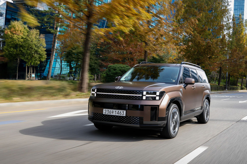 Hyundai Santa Fe 2024 thuộc thế hệ thứ 5 hoàn toàn mới.