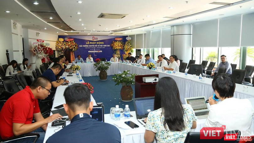 Toàn cảnh buổi họp báo sáng 6/4 tại Đà Nẵng Toàn cảnh buổi họp báo sáng 6/4 tại Đà Nẵng