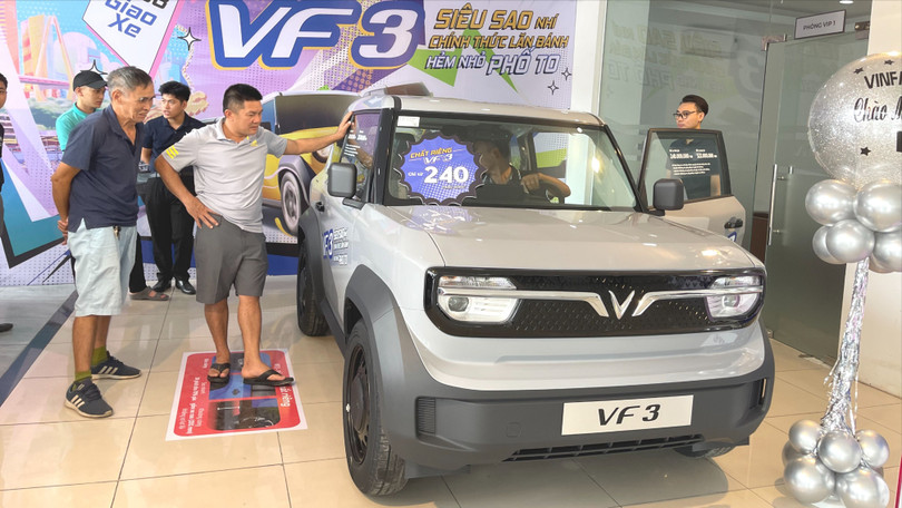 Cận cảnh VinFast VF 3 tại đại lý, chờ bàn giao tới khách hàng