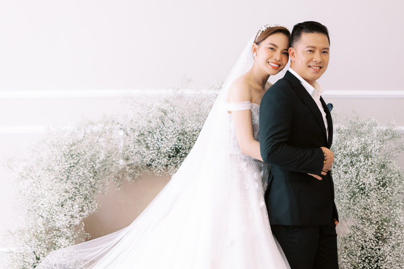 Ông xã của nữ ca sĩ lần đầu lộ diện trước công chúng 