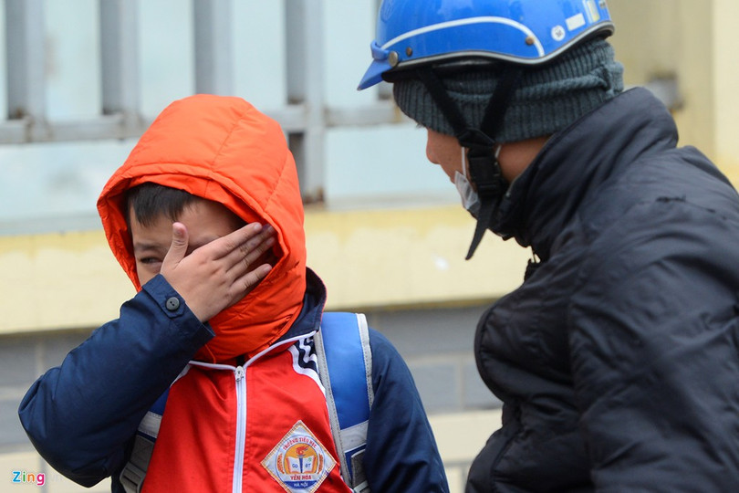 Những kiểu chống rét khi đưa trẻ đến trường ảnh 9