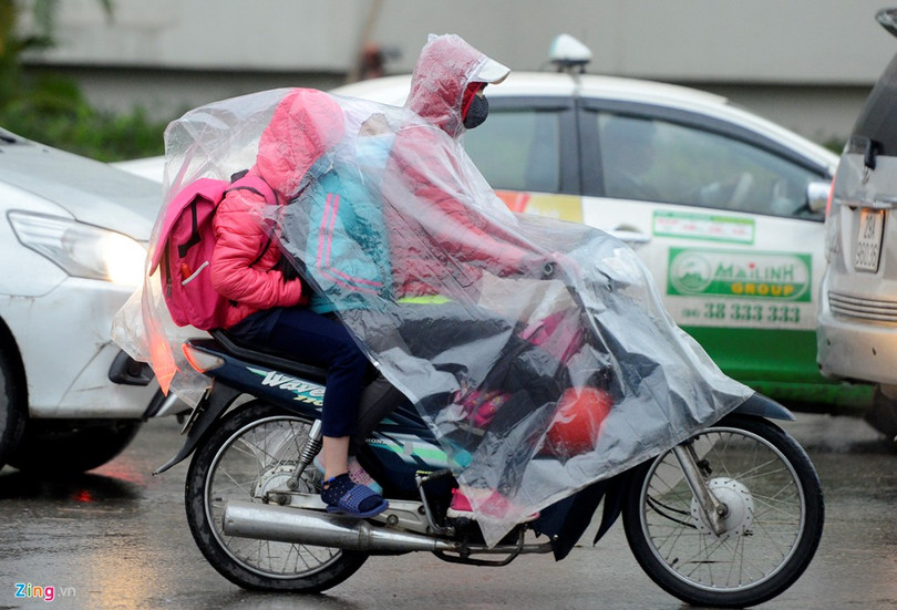 Những kiểu chống rét khi đưa trẻ đến trường ảnh 7