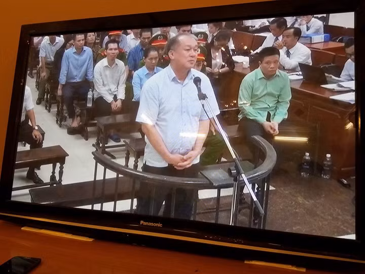 Hứa Thị Phấn: Bị dọa nên mới bán NH Đại Tín cho Hà Văn Thắm ảnh 1