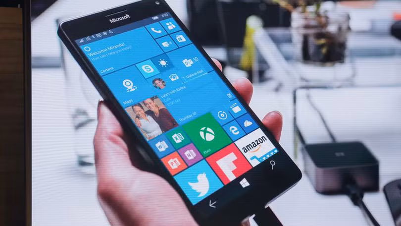 Microsoft đã tiết lộ rằng, đại gia phần mềm không còn phát triển tính năng mới hay phần cứng mới cho Windows 10 Mobile nữa. (Ảnh: CNET)