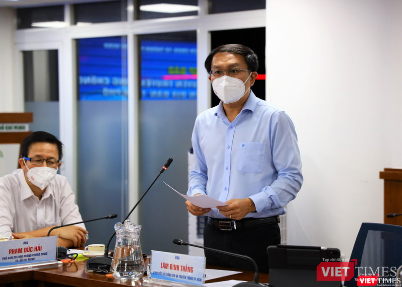 Giám đốc Sở Thông tin và Truyền thông TP.HCM, ông Lâm Đình Thắng trao đổi về thẻ xanh COVID và Ứng dụng khai báo y tế điện tử
