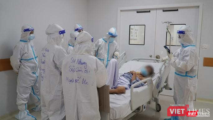 Điều trị bệnh nhân nặng tại Bệnh viện Hồi sức Covid-19 TP. Thủ Đức (Ảnh: BVCC) Điều trị bệnh nhân nặng tại Bệnh viện Hồi sức Covid-19 TP. Thủ Đức (Ảnh: BVCC)