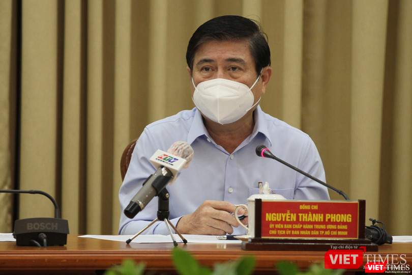 Chủ tịch UBND TP.HCM Nguyễn Thành Phong chủ trì cuộc họp Ban chỉ đạo phòng, chống dịch bệnh COVID-19 chiều tối nay 3/12 (Ảnh: TTBC) Chủ tịch UBND TP.HCM Nguyễn Thành Phong chủ trì cuộc họp Ban chỉ đạo phòng, chống dịch bệnh COVID-19 chiều tối nay 3/12 (Ảnh: TTBC)