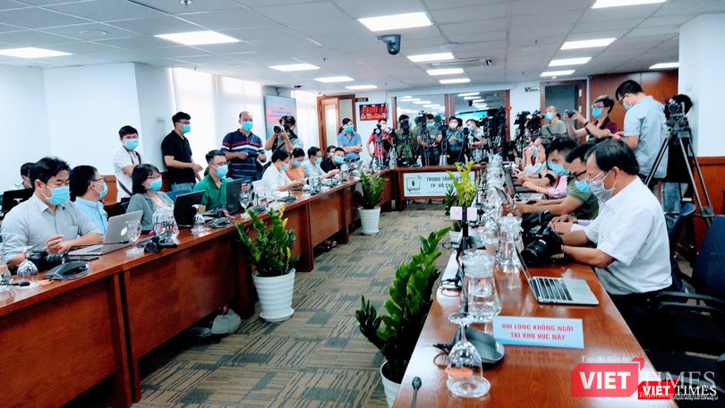 Họp báo cung cấp thông tin Chính thức khởi tố vụ án lây nhiễm COVID-19 (Ảnh: Hoà Bình) Họp báo cung cấp thông tin Chính thức khởi tố vụ án lây nhiễm COVID-19 (Ảnh: Hoà Bình)