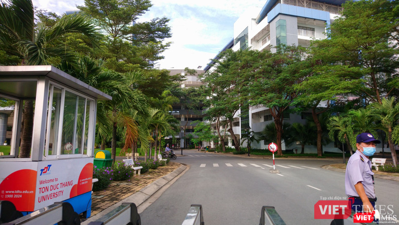 Trường Đại học Tôn Đức Thắng đã phát đi thông báo cho toàn bộ sinh viên nghỉ học một tuần (Ảnh: Hải Linh)