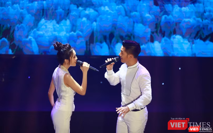 Để gió cuốn đi (Trịnh Công Sơn) - Song ca giữa ca sỹ Hiền Thục &amp; Đức Tuấn