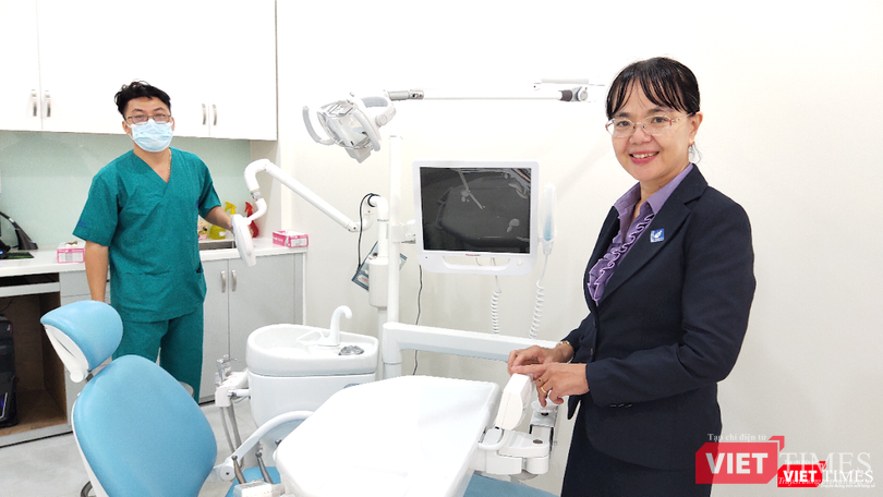 PGS.TS Ngô Thị Quỳnh Lan, Trưởng khoa Răng – Hàm – Mặt (ĐH Y Dược TP.HCM), Trưởng phòng khám (Ảnh: Hoà Bình) PGS.TS Ngô Thị Quỳnh Lan, Trưởng khoa Răng – Hàm – Mặt (ĐH Y Dược TP.HCM), Trưởng phòng khám (Ảnh: Hoà Bình)