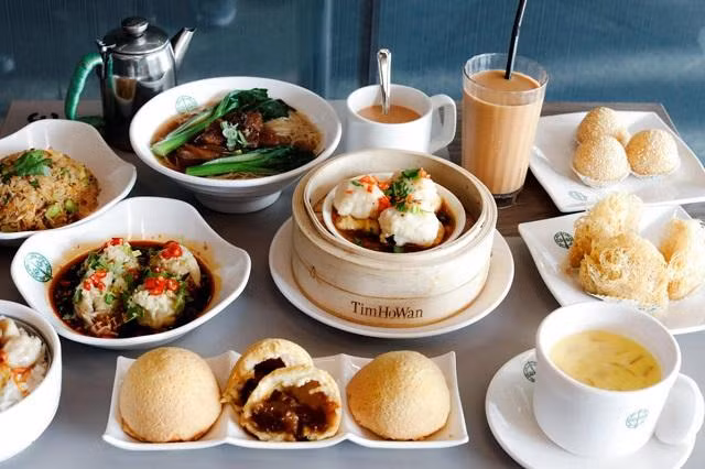 Jollibee nắm toàn quyền kiểm soát chuỗi cửa hàng dim sum Tim Ho Wan. Jollibee nắm toàn quyền kiểm soát chuỗi cửa hàng dim sum Tim Ho Wan.