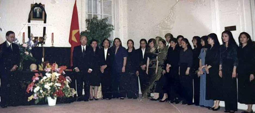 ĐSQ Việt Nam tại Mỹ tổ chức tang lễ cho Thứ trưởng Lê Mai ngày 12.6.1996 tại Washington D.C. Copyright Đại sứ Hà Huy Thông.