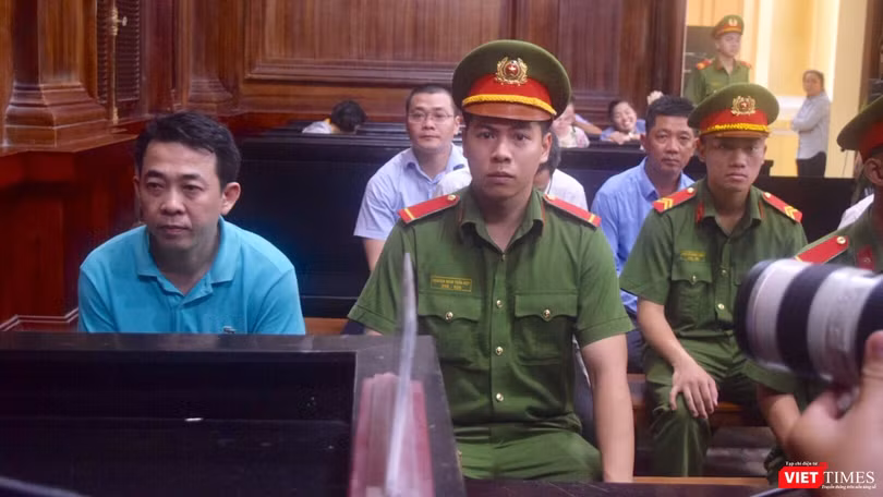 Bị cáo Nguyễn Minh Hùng - nguyên Chủ tịch HĐQT, TGĐ Công ty VN Pharma - tại phiên xử ngày 26/9