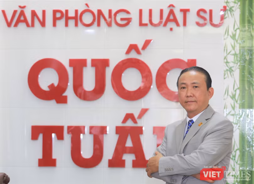 Luật sư Bùi Quốc Tuấn cho rằng, người làm giả hợp đồng có thể bị phạt 2 năm tù, cao nhất là 5 năm tù - Ảnh Hoà Bình Luật sư Bùi Quốc Tuấn cho rằng, người làm giả hợp đồng có thể bị phạt 2 năm tù, cao nhất là 5 năm tù - Ảnh Hoà Bình