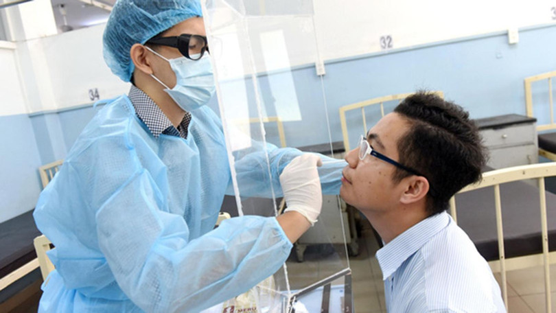 Lấy mẫu xét nghiệm tại BV Nhân dân Gia Định Lấy mẫu xét nghiệm tại BV Nhân dân Gia Định