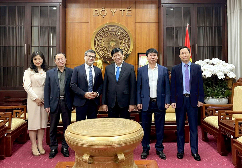 Bộ trưởng Bộ Y tế Nguyễn Thanh Long, Thứ trưởng Trương Quốc Cường, ông Nitin Kapoor - Tổng Giám đốc AstraZeneca Việt Nam và ông Ngô Chí Dũng - Chủ tịch HĐQT kiêm Tổng giám đốc Công ty cổ phần VNVC trong buổi làm việc về vaccine COVID-19 Bộ trưởng Bộ Y tế Nguyễn Thanh Long, Thứ trưởng Trương Quốc Cường, ông Nitin Kapoor - Tổng Giám đốc AstraZeneca Việt Nam và ông Ngô Chí Dũng - Chủ tịch HĐQT kiêm Tổng giám đốc Công ty cổ phần VNVC trong buổi làm việc về vaccine COVID-19