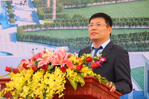 Ông Hong Tianzhu (Hồng Thiên Chúc) - Chủ tịch Tập đoàn Texhong - một trong những tỷ phú USD của Trung Quốc. (Ảnh: QTV)