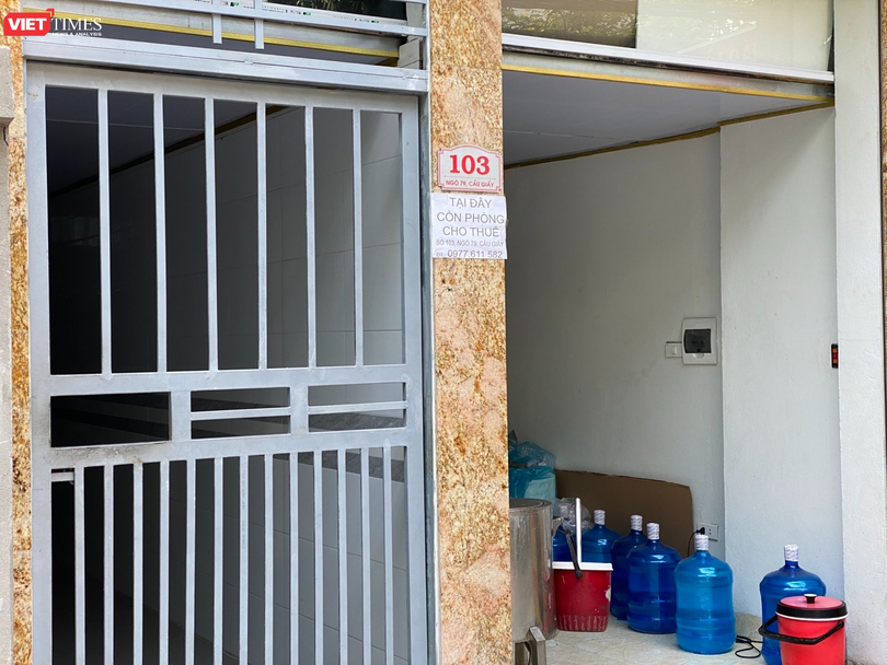 Sáng 27/4, PV đã tìm đến địa chỉ Gia Linh trên đăng ký kinh doanh. Đây giống là một căn nhà cho thuê trọ hơn là trụ sở công ty, và cũng không thấy biển hiệu Gia Linh gắn ở bên ngoài. Có thể Gia Linh đã chuyển trụ sở mới, vì thông tin trên ĐKKD đã được cập nhật từ giữa năm 2017.