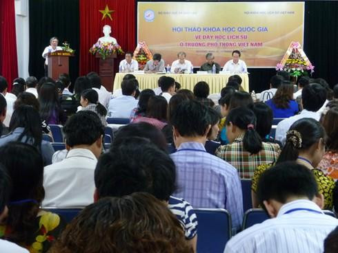Hội thảo khoa học quốc gia về Dạy học lịch sử ở trường phổ thông Việt Nam ngày 18-19/8/2012 tại Đà Nẵng (Ảnh: Infonet) Hội thảo khoa học quốc gia về Dạy học lịch sử ở trường phổ thông Việt Nam ngày 18-19/8/2012 tại Đà Nẵng (Ảnh: Infonet)