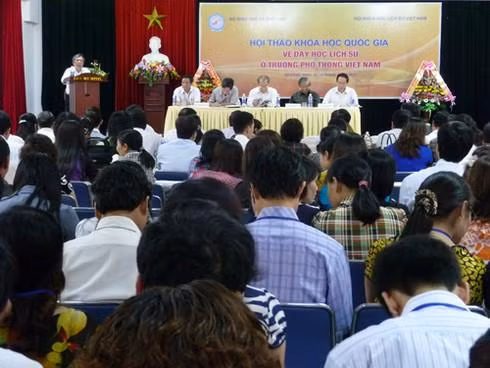 Hội thảo khoa học quốc gia về Dạy học lịch sử ở trường phổ thông Việt Nam ngày 18-19/8/2012 tại Đà Nẵng (Ảnh: Infonet)