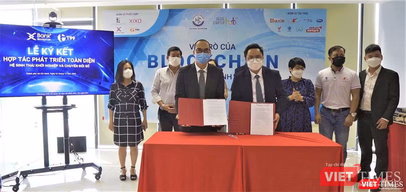 Ký kết giữa XBank và T99 đánh dấu bước phát triển trong tương lai về công nghệ và tài chính tại hội thảo - Ảnh: Hoà Bình