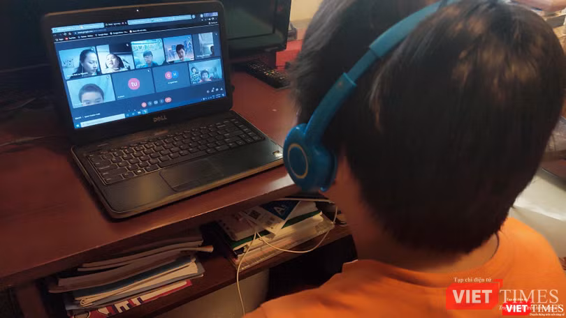 Học sinh TP.HCM các cấp lớp đều học trực tuyến từ đầu năm học 2021-2022. Ảnh: Hoà Bình