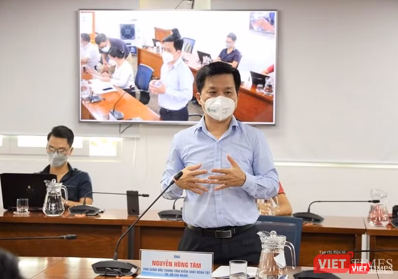 Phó giám đốc Trung tâm Kiểm soát bệnh tật TP.HCM Nguyễn Hồng Tâm. Ảnh: Linh Nhi