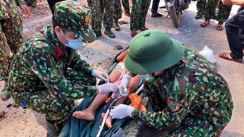 Dốc toàn lực, đưa cả máy bay và tàu thuỷ vào cứu dân Trà Leng ảnh 7 Dốc toàn lực, đưa cả máy bay và tàu thuỷ vào cứu dân Trà Leng ảnh 7