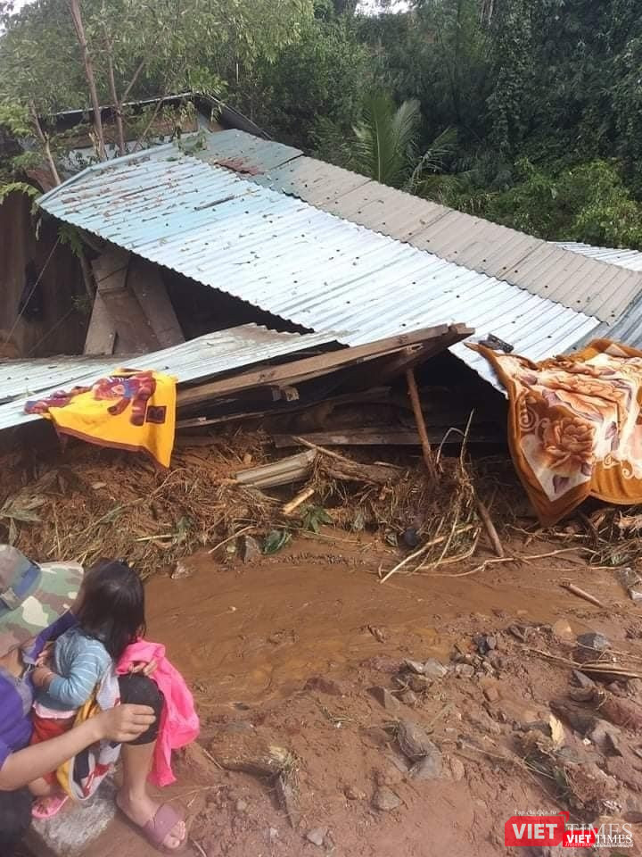 Người già, trẻ nhỏ gặp nạn bất ngờ ở Phước Sơn (Ảnh: QNO)