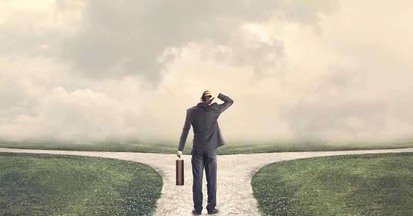 Sếp ngân hàng, chức danh ngoài ngân hàng và sự lựa chọn. (Ảnh minh họa: Internet)