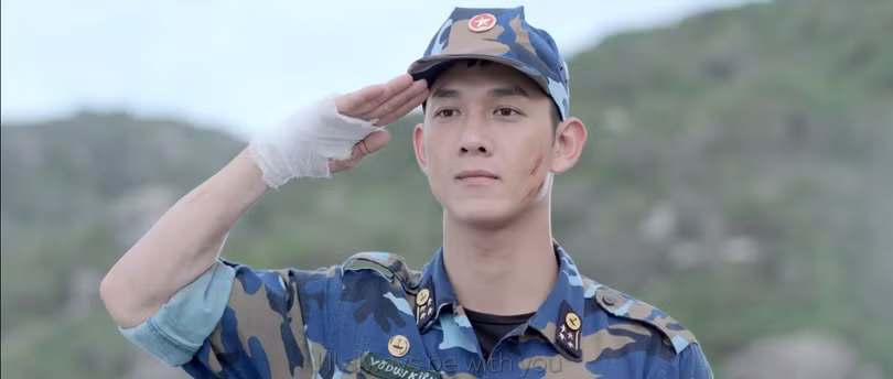 Song Luân trong "Hậu duệ Mặt trời" Việt Nam với hình ảnh sắc áo lính gây ấn tượng 