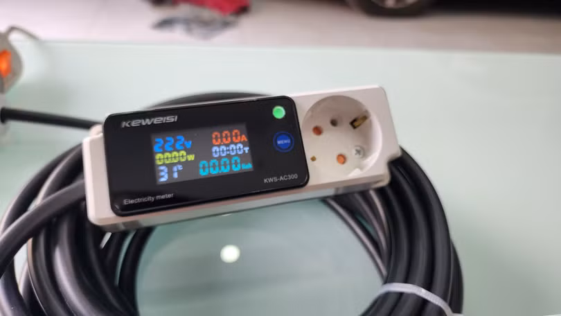 Ổ cắm tiếp địa tự động, sản phẩm nhỏ gọn thuận tiện được người dùng sử dụng rất nhiều hiện nay thay vì phải dùng phương pháp tiếp địa thủ công.