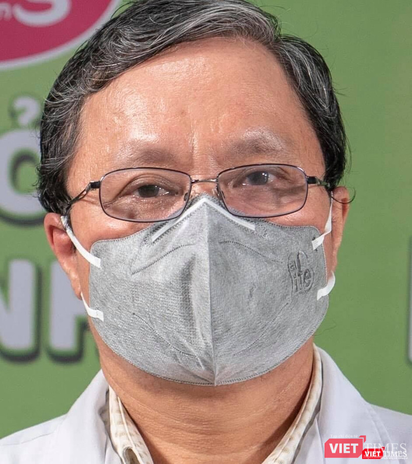 Bác sĩ Trương Hữu Khanh – Phó Chủ tịch thường trực Liên chi hội Truyền nhiễm TP.HCM; nguyên Trưởng khoa Truyền nhiễm – Thần kinh (BV Nhi Đồng 1 – TP.HCM) cho rằng cần ủy quyền cho nhà thuốc bán Molnupiravir Bác sĩ Trương Hữu Khanh – Phó Chủ tịch thường trực Liên chi hội Truyền nhiễm TP.HCM; nguyên Trưởng khoa Truyền nhiễm – Thần kinh (BV Nhi Đồng 1 – TP.HCM) cho rằng cần ủy quyền cho nhà thuốc bán Molnupiravir