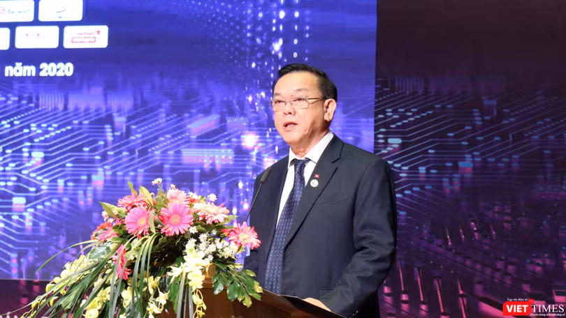 GS.TS Nguyễn Đông Phong - Chủ tịch Hội đồng Trường Đại học Kinh tế TP.HCM phát biểu tại phiên khai mạc TECHFEST Đông Nam Bộ (Ảnh: HB)