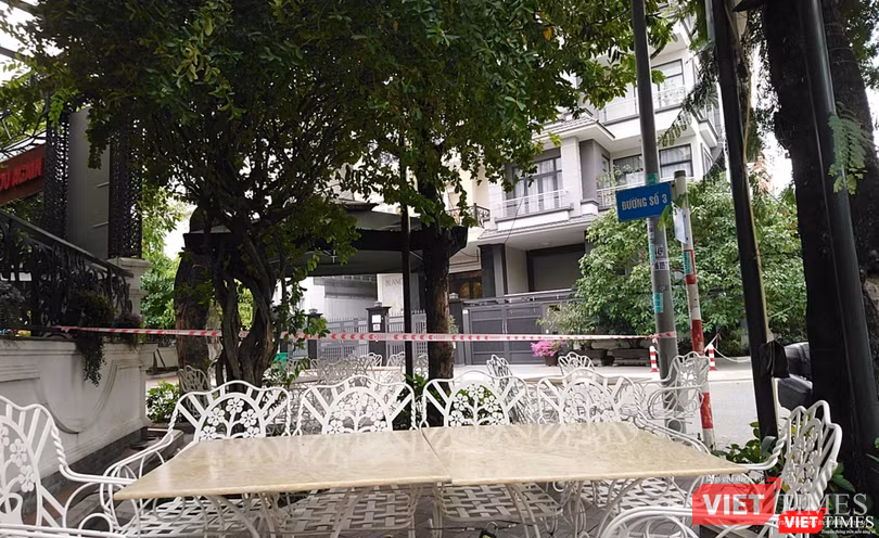 Cả con phố biến thành “phố ma” sau khi xảy ra vụ án mạng giết người (Ảnh: Hải Linh) Cả con phố biến thành “phố ma” sau khi xảy ra vụ án mạng giết người (Ảnh: Hải Linh)