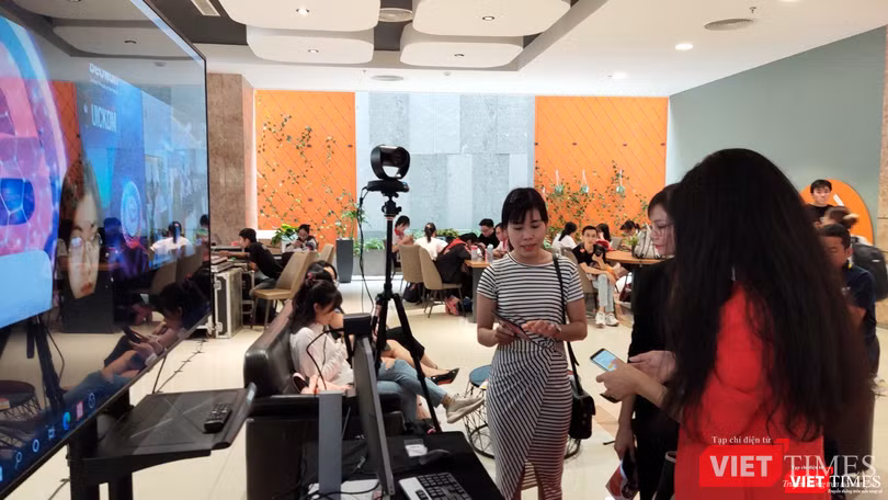 Rất nhiều công nghệ hiện đại được giới thiệu tới người dùng (Ảnh: Hoà Bình)