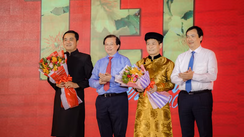 Tạ Quang Đông – Thứ trưởng Bộ văn hóa Thể thao & Du lịch tham dự khai mạc Lễ hội Tết Việt 