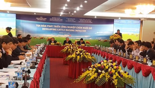 Tại tọa đàm “Phát triển ngành công nghiệp chăn nuôi bò” diễn ra tại Hà Tĩnh vào đầu năm 2016, ông Trần Bắc Hà từng khẳng định BIDV đã xây dựng và ban hành gói tín dụng phát triển ngành công nghiệp chăn nuôi bò giai đoạn đầu lên tới 1 tỷ USD. (Ảnh: Internet)