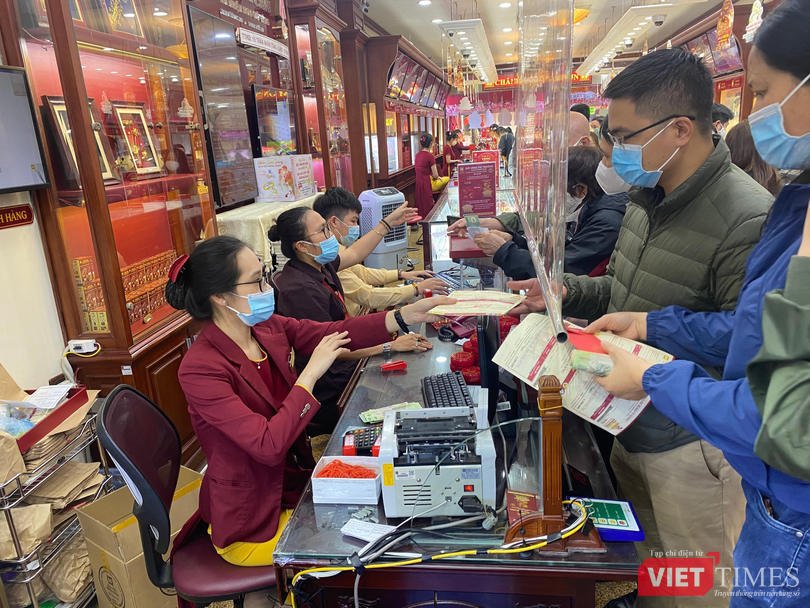 Không khí giao dịch diễn ra khá sôi động Không khí giao dịch diễn ra khá sôi động